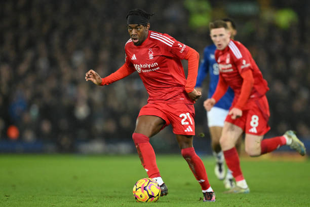 登贝莱本人 登贝莱本人