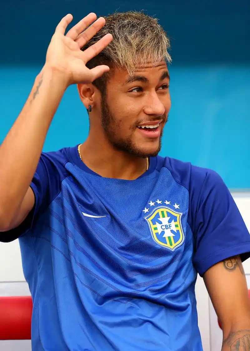 成为了中场 成为了中场